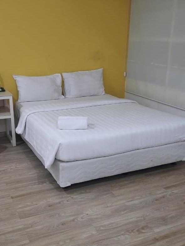 Catania Inn Palembang Exterior foto